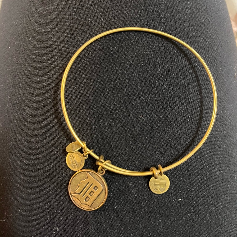 Detroit Tigers Alex and Ani charm bracelet (gold)